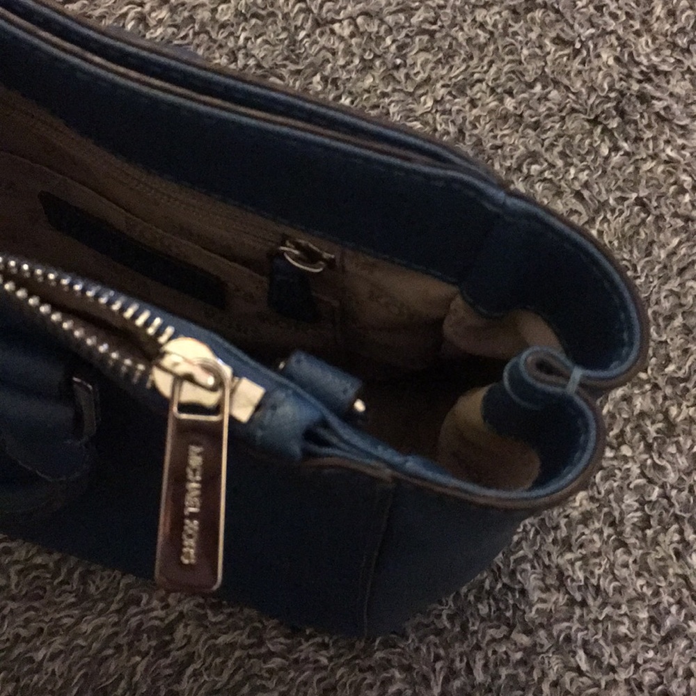 Extra pics of MK Kellen bag set! (Blue) - Picture 8 of 8